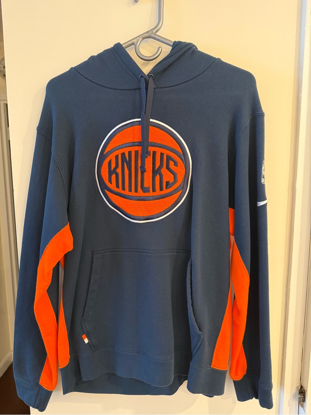 Nike New York Knicks Navy & Orange Pullover Hoodie Sweatshirt Size Large